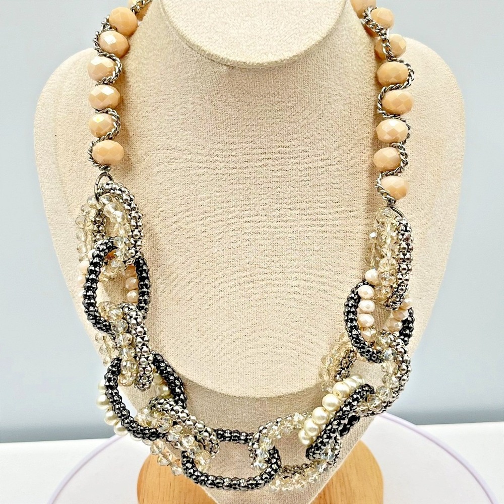 VTG Vera Wang Interlocking Circle Pearl & Crystal Statement Necklace Silver Tone
